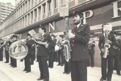 1982-Issy-les-Moulineaux-Francia-La-banda-di-Montecassiano-rappresenta-la-città-di-Macerata-durante-il-gemellaggio-2